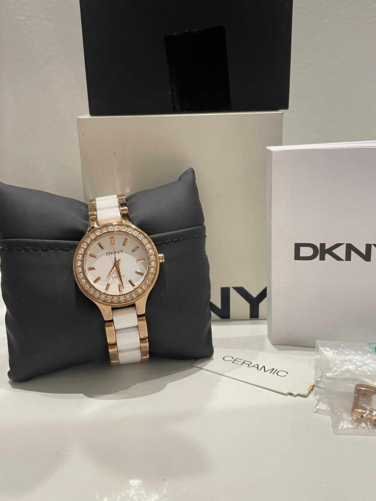 DKNY ruusukulta/keramia rannekello