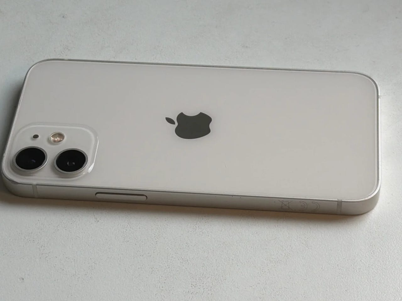 ALE iPhone 12 Mini 64GB white - TAKUU 12 kk