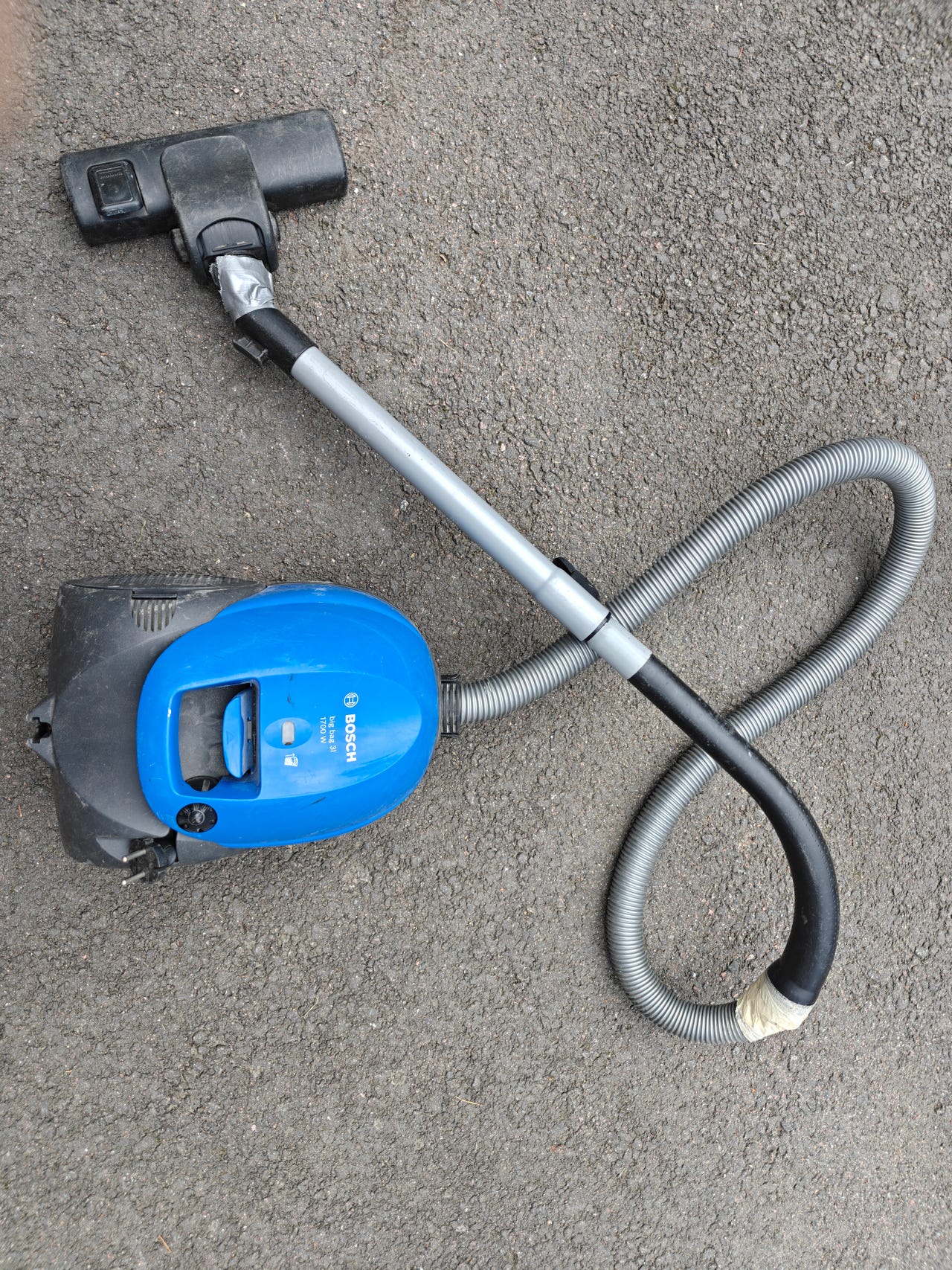 Bosch Big Bag 3l 1700W pölynimuri sininen