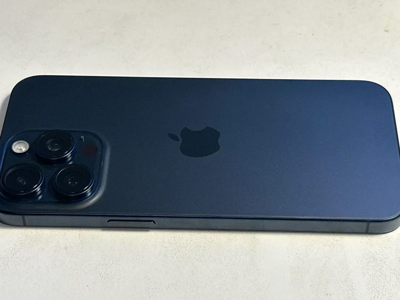 ALE iPhone 15 Pro Max 256GB blue - TAKUU 12 kk
