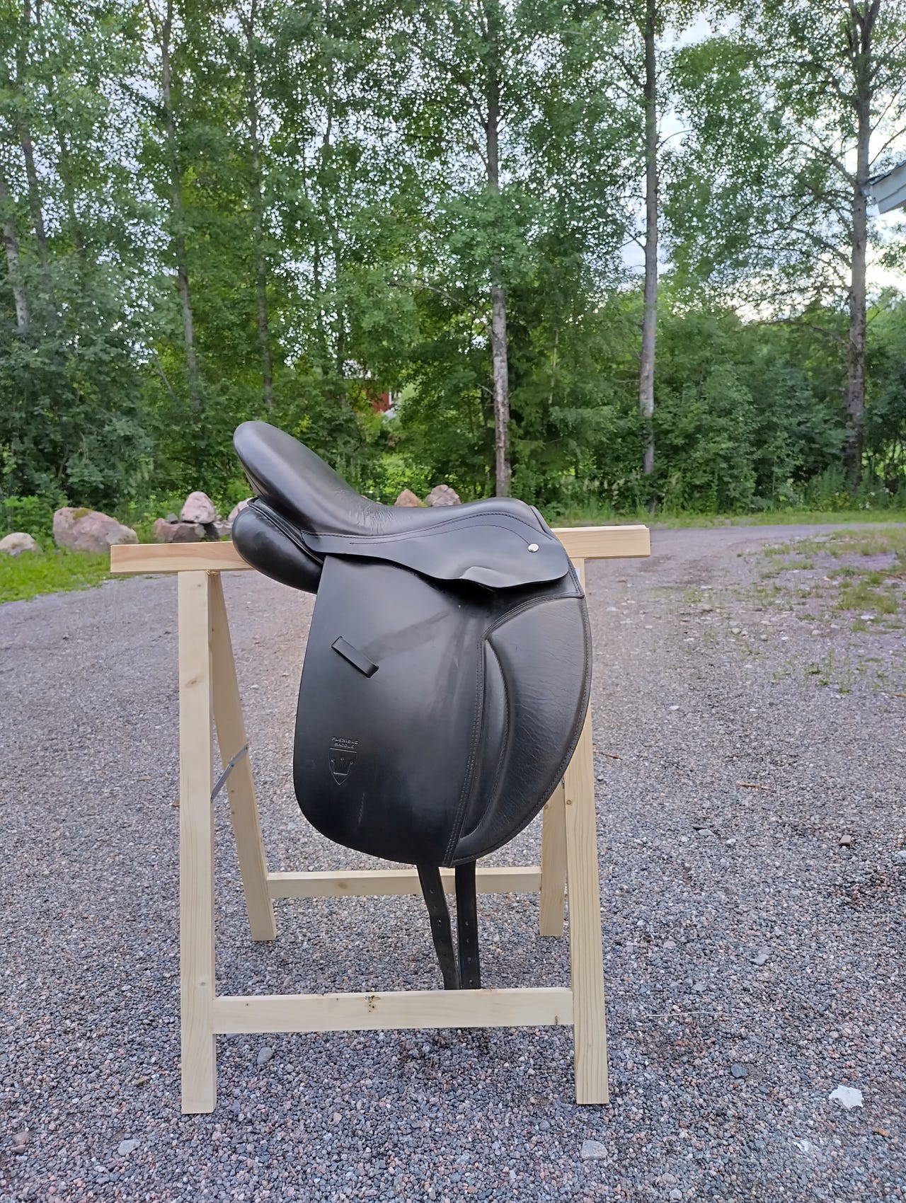Joustorunkoinen flexible saddle 42/34