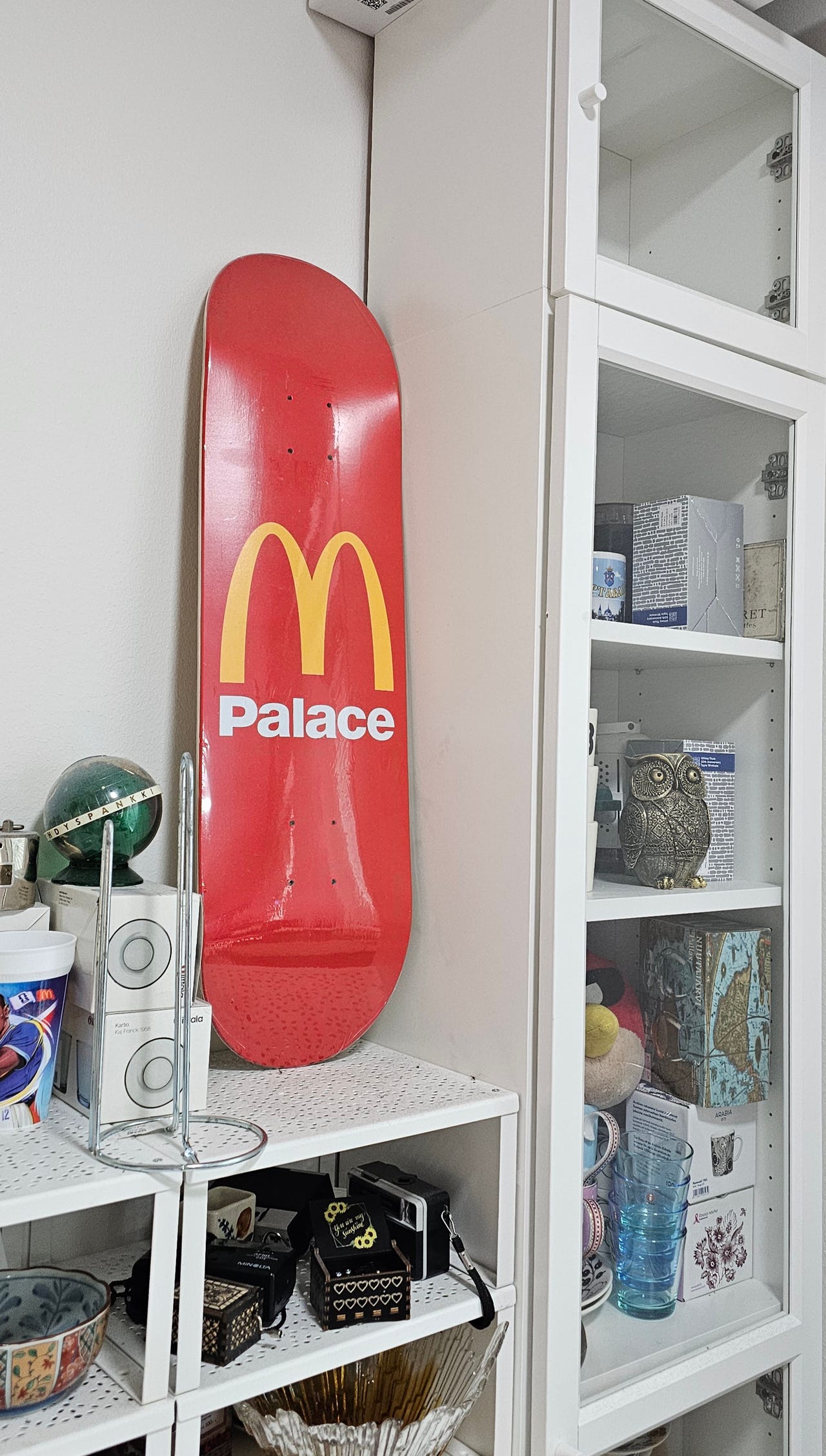 Palace McDonald’s Logo Board skeittilauta 8.25" punainen ja valkoinen