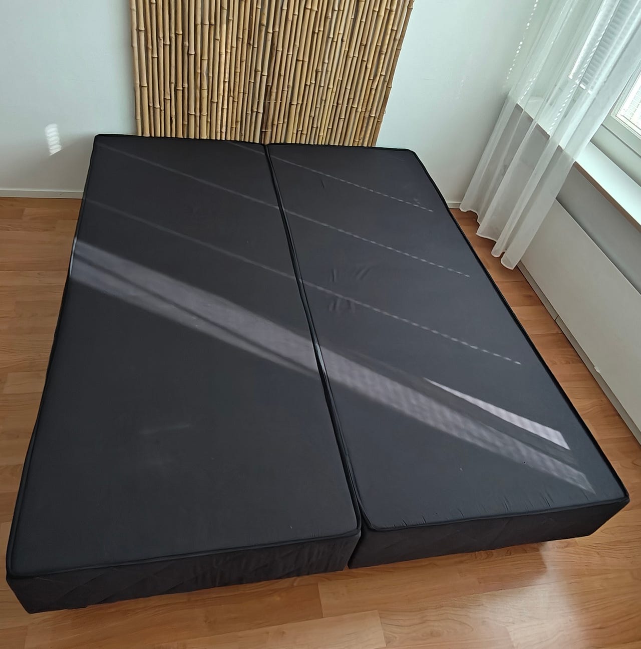 160 cm sänky (2x80cm rungot + joustinpatja)