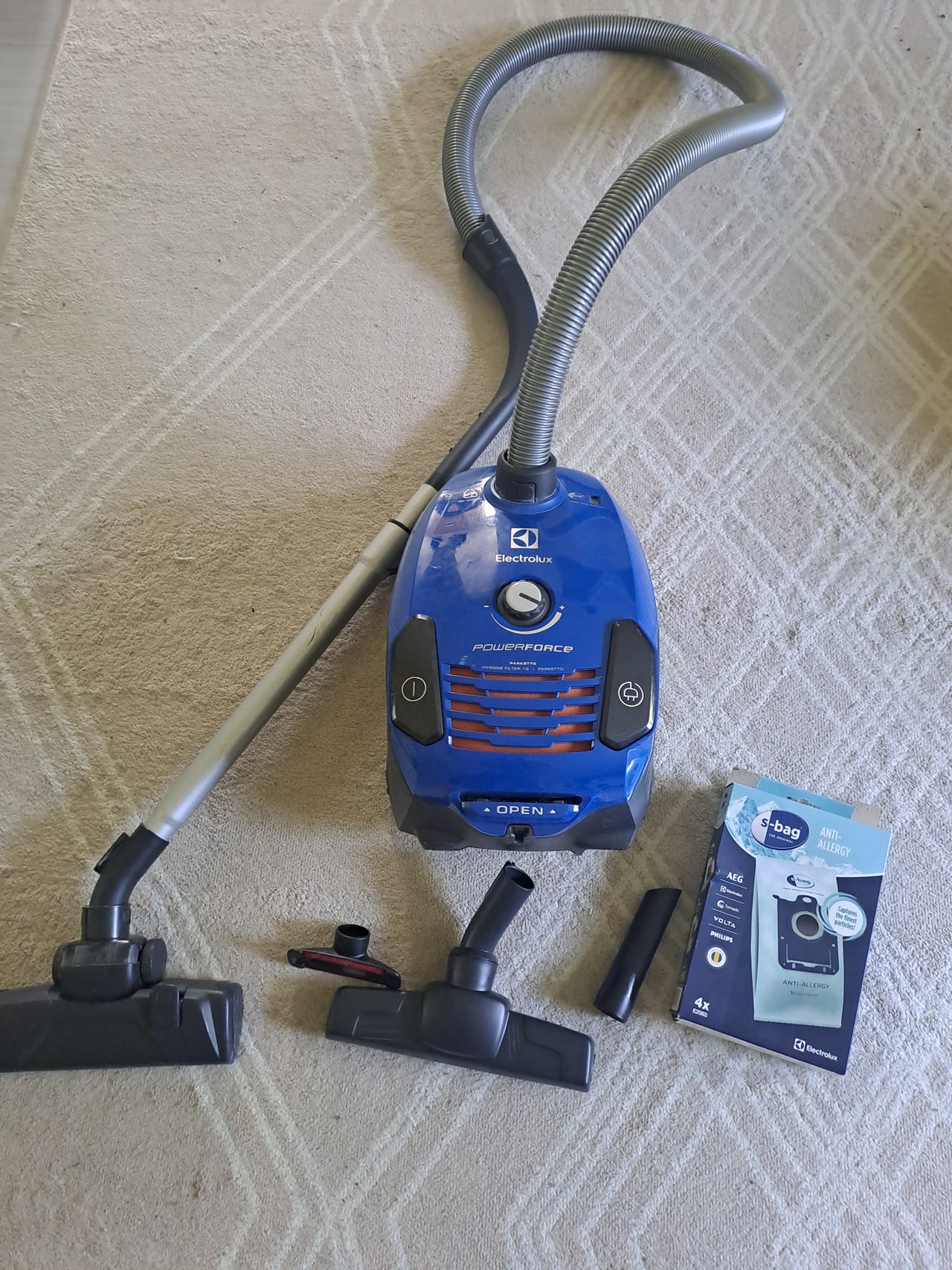 Electrolux PowerForce pölynimuri