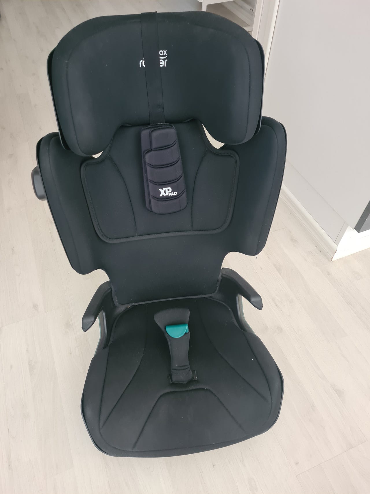 Britax Römer Kidfix i - size turvaistuin