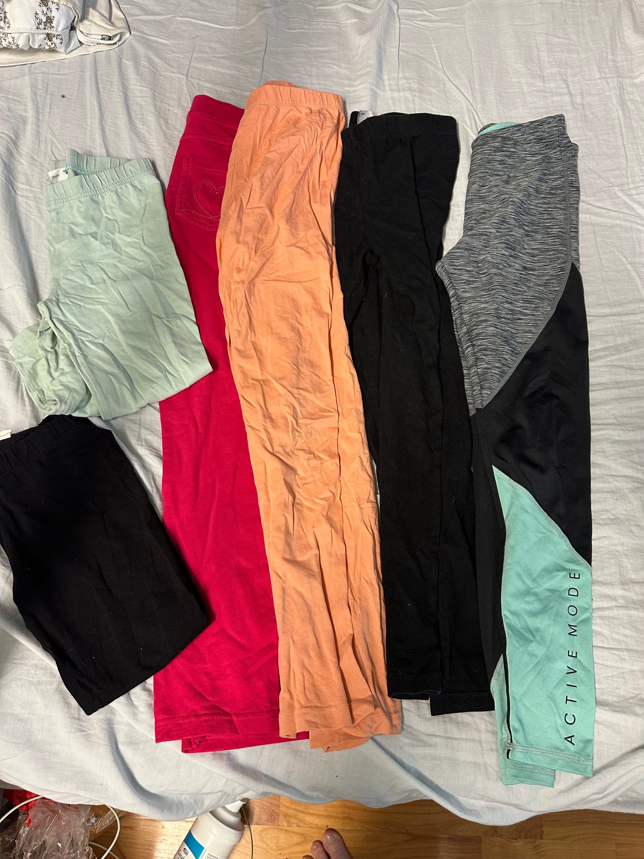 H&M ym. tyttöjen housuja ja leggingsejä koko 134/140