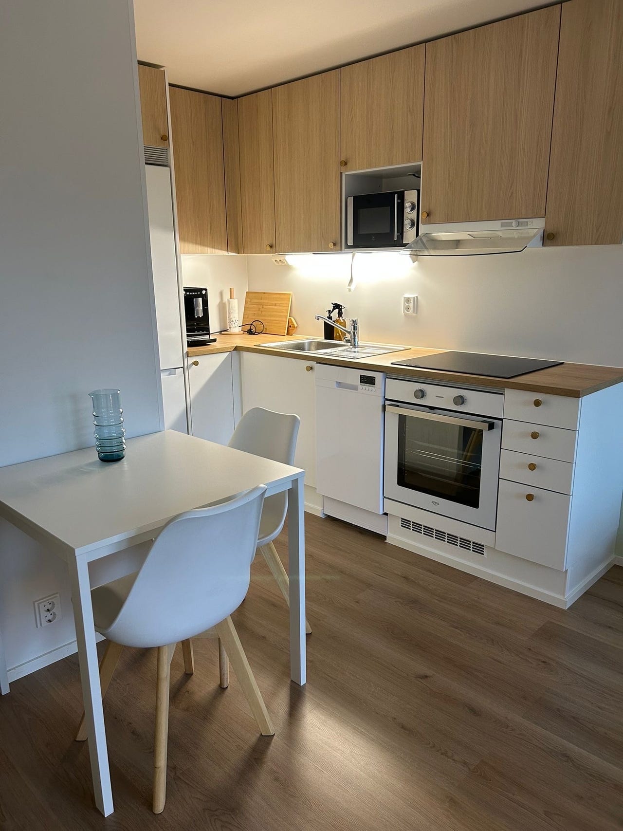 Ikea VIHÅL S -ruokapöytä valkoinen