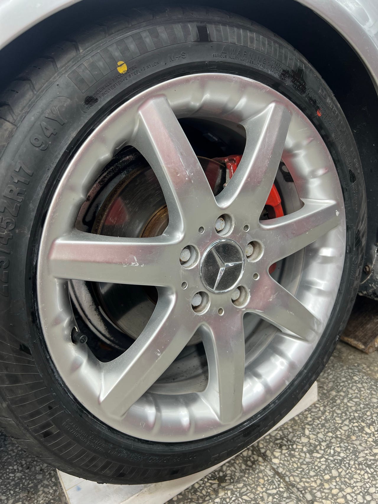 Mb 17” vanteet uusilla kesärenkailla