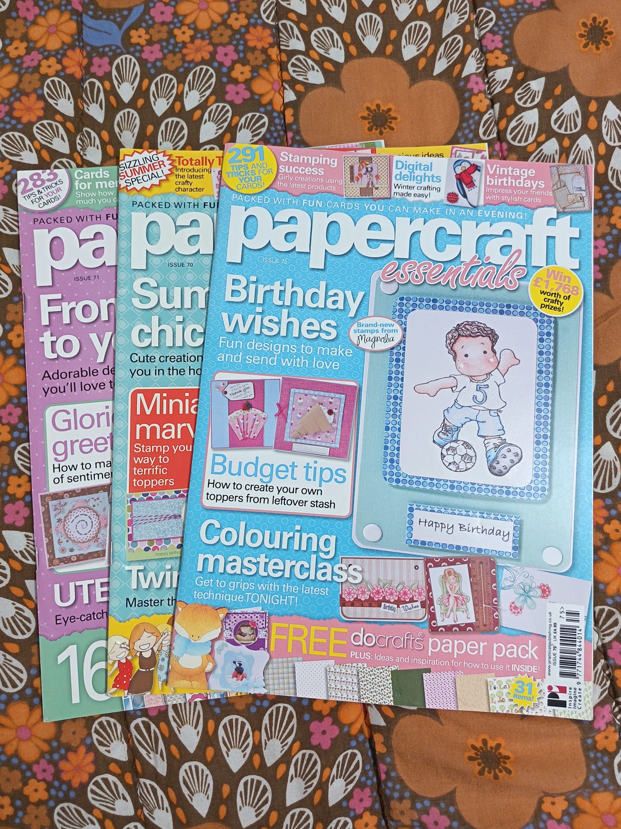 Papercraft Essentials askartelulehdet 3 kpl