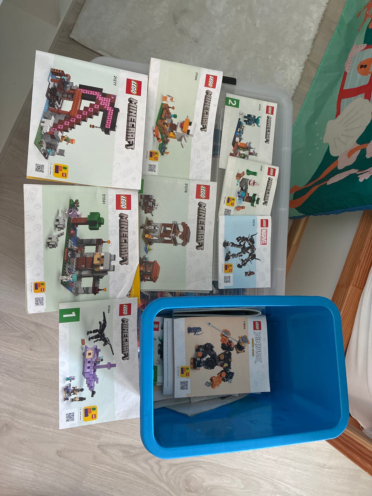 Myydään Legot