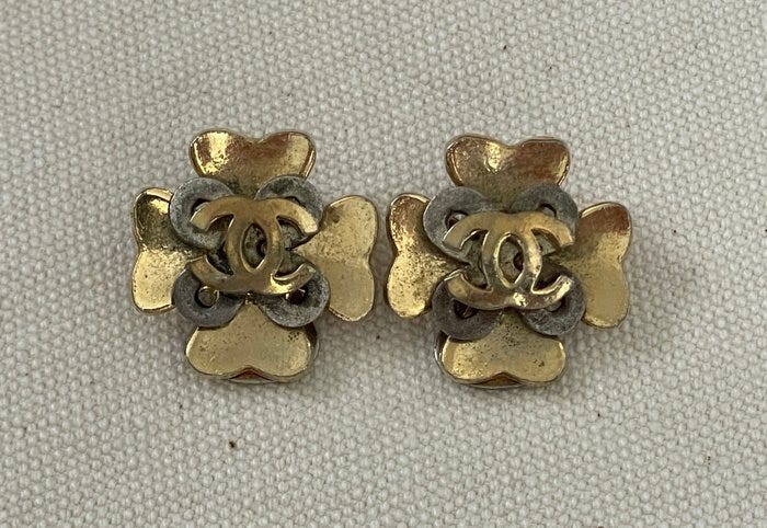 Chanel - Korvakorut - CC Logo Flower Clip-on Earrings kultaisen s