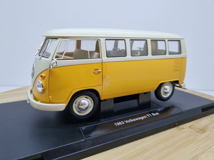 Welly 1:18 - Pienoismalliauto - Volkswagen Transporter T1 1(963)