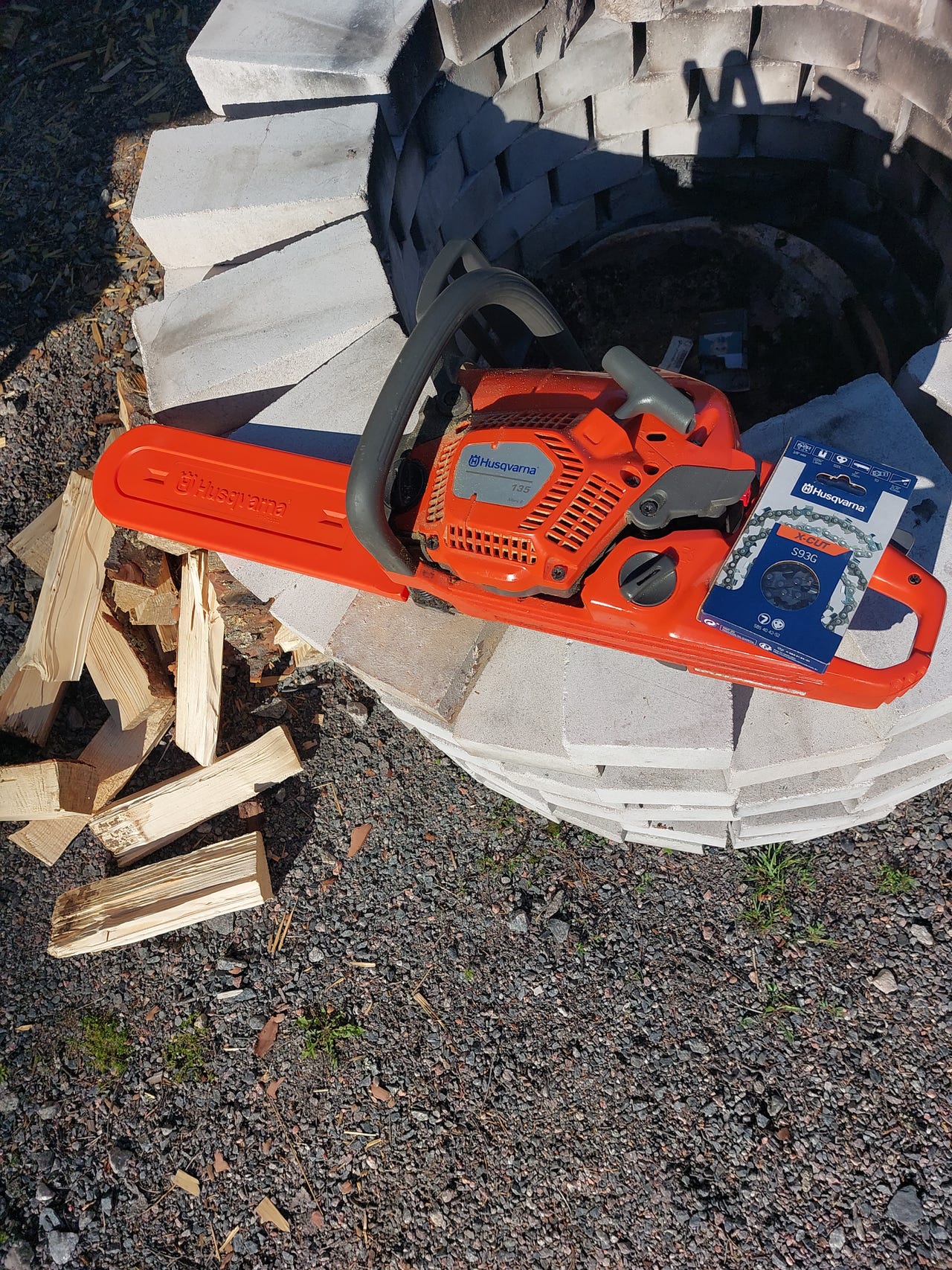 Moottorisaha husqvarna 135 mark 2