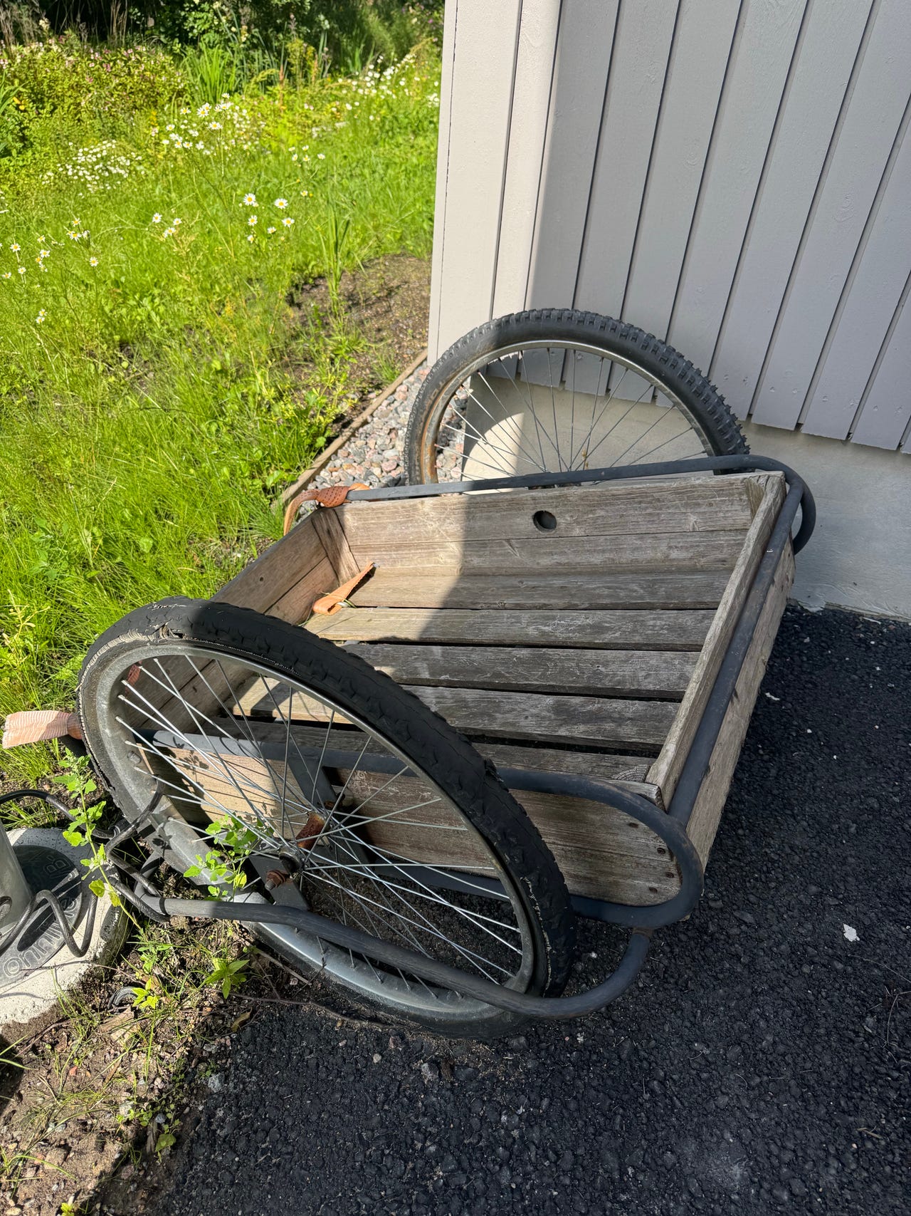 Maitokärry / pyörän peräkärry puulavalla