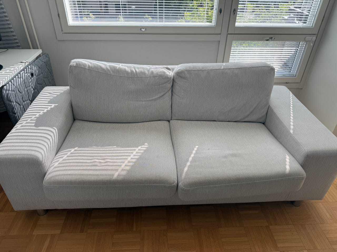 Asko Lumi 2- ja 3-istuttava sohva, siistit, 350 €