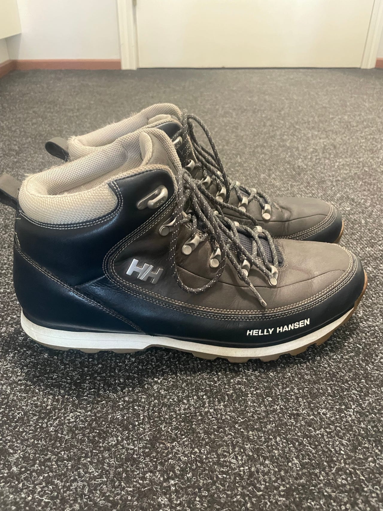 Helly Hansenin The Forester Premium -vaelluskengät, koko 43