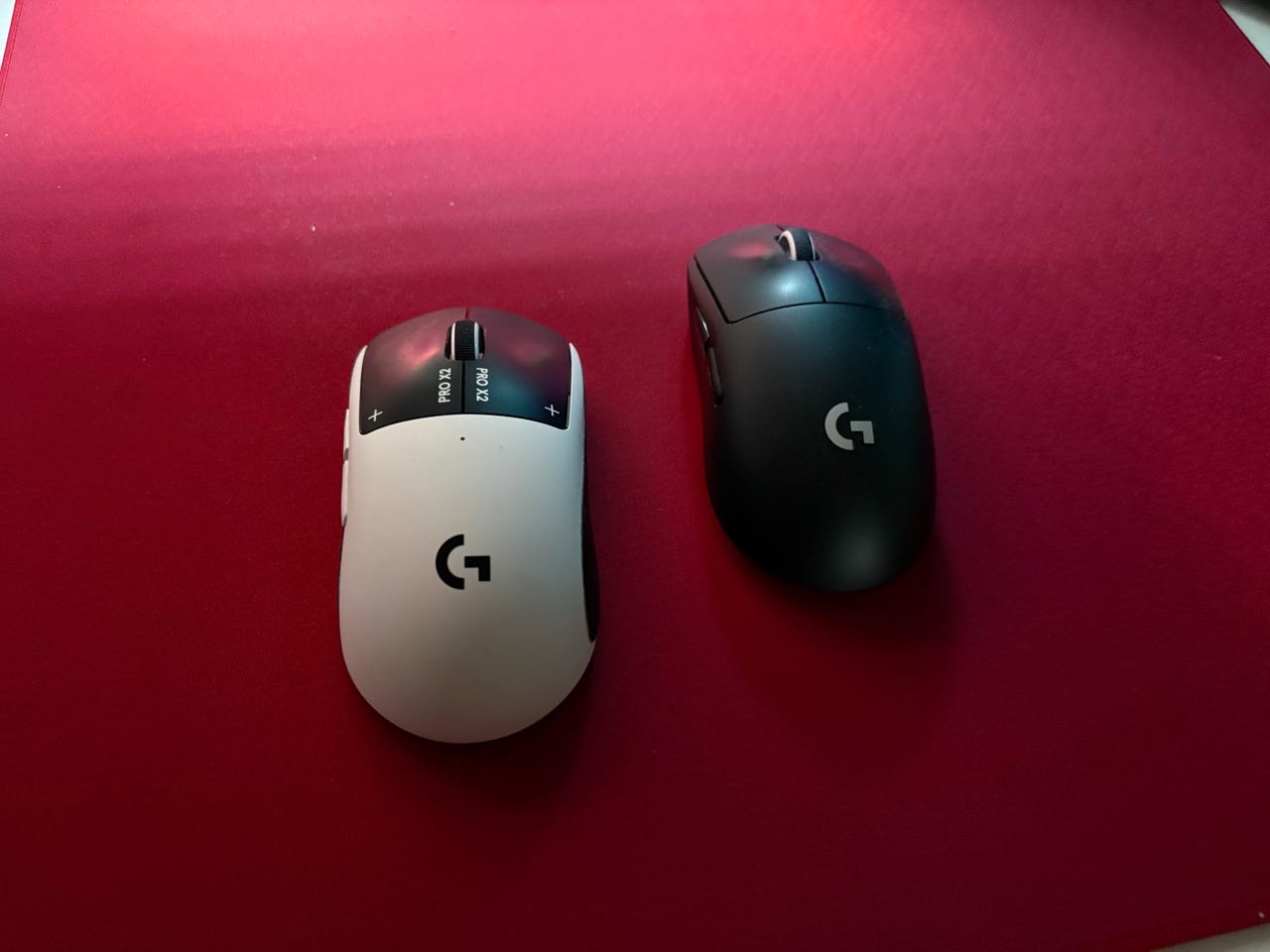 Logitech G -pelihiiret valkoinen ja musta