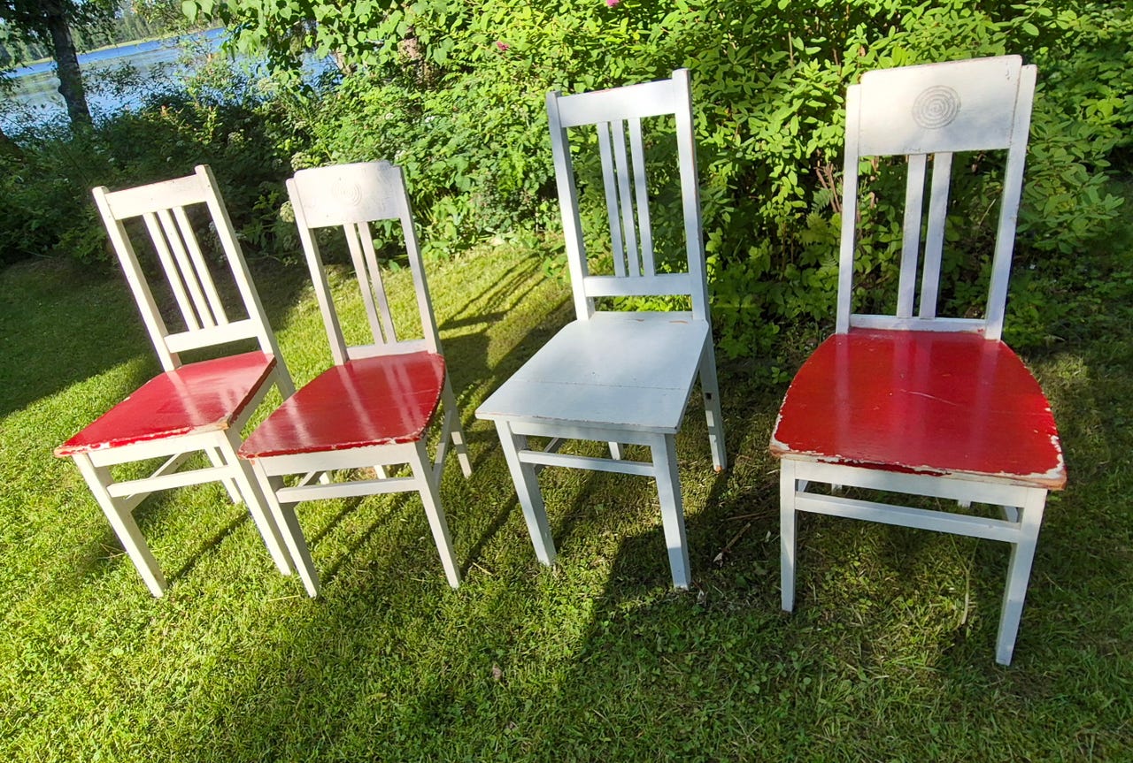 4 vanhaa puutuolia