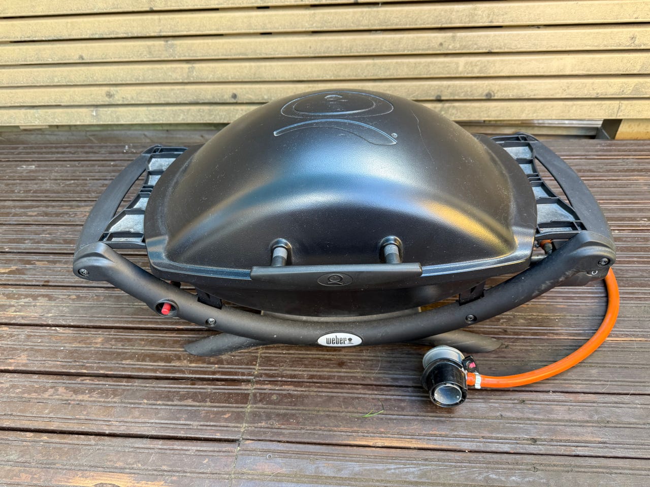 Weber Q-sarjan kaasugrilli musta