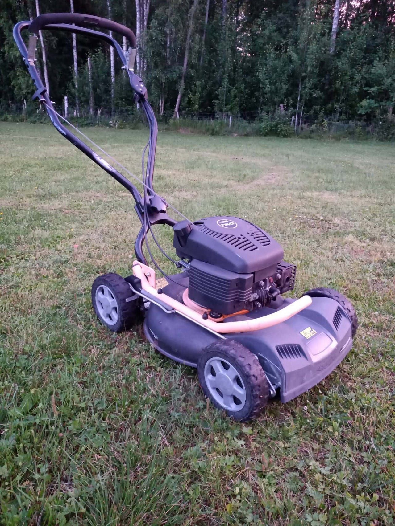Stiga multiclip ruohonleikkuri