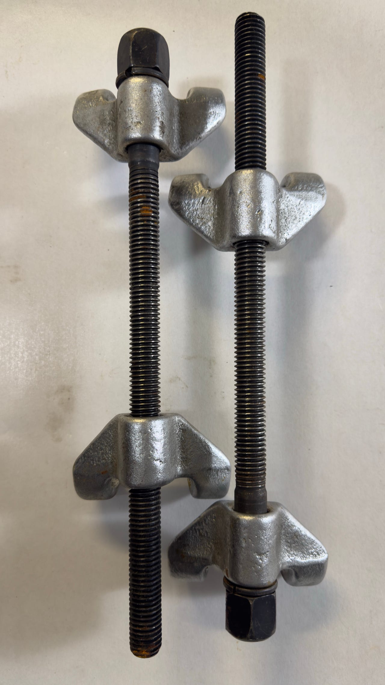 Jousipuristimet / jousenpuristimet metalliset