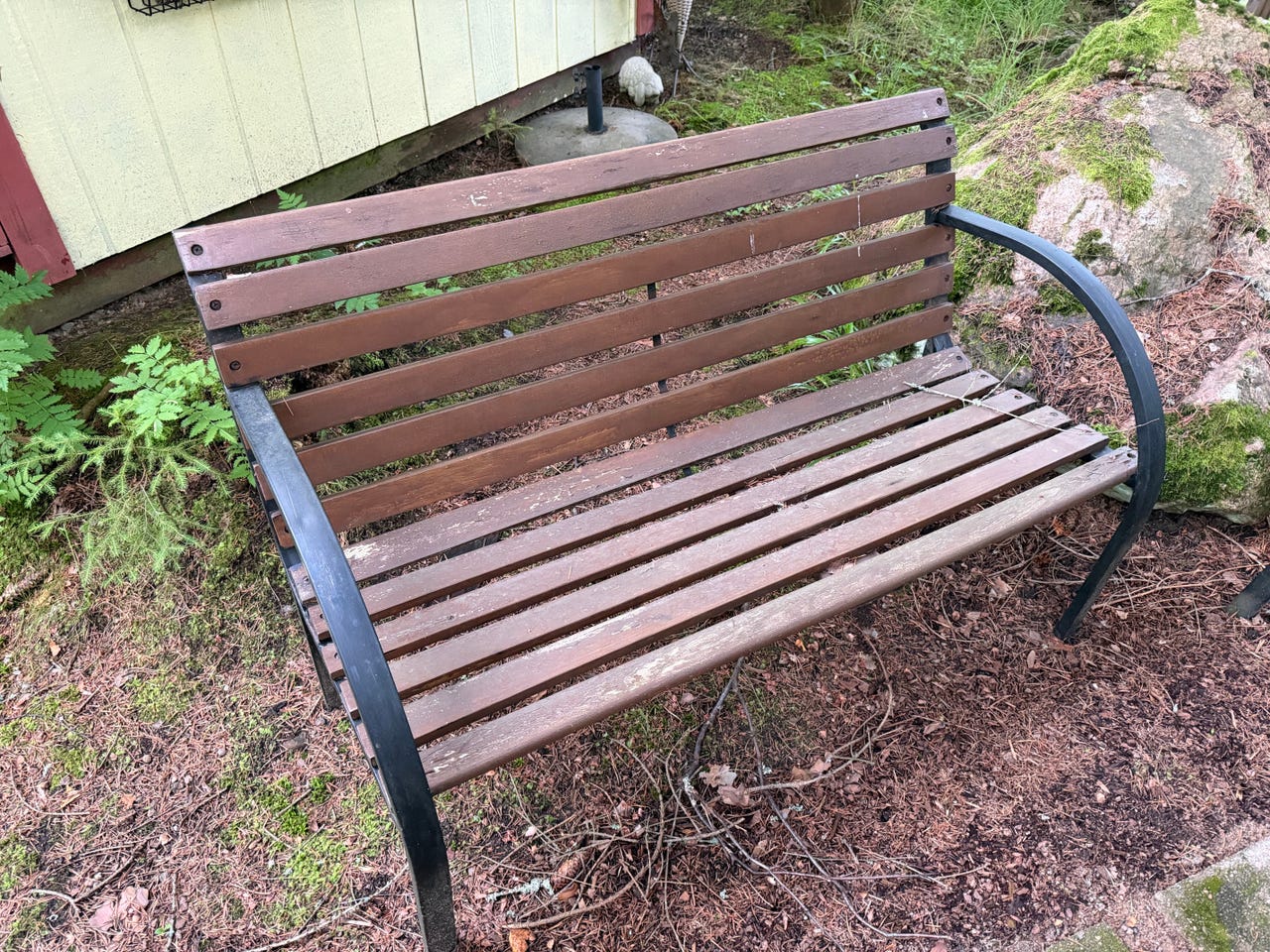 Puutarhapenkki metallirungolla 120 cm