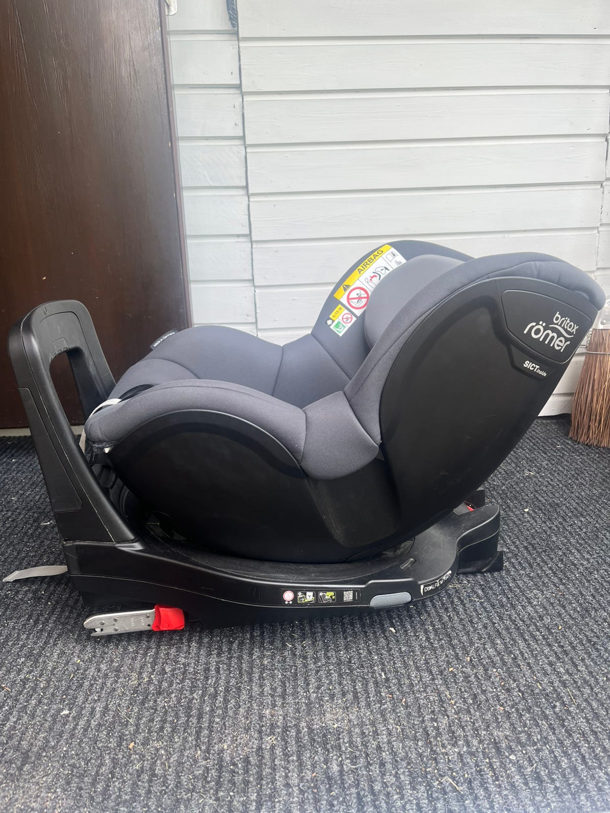 Britax Römer Dual Fix M Size