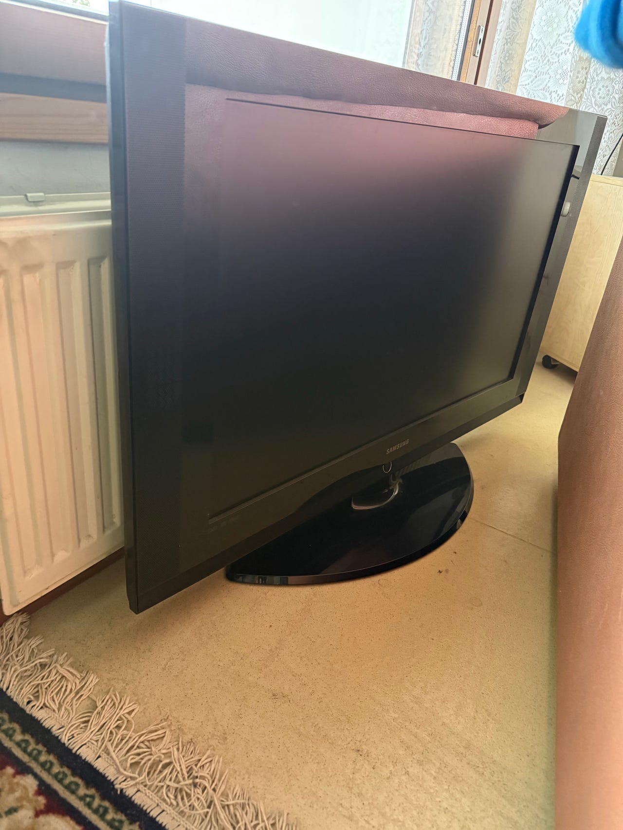 Samsung taulutelevisio musta