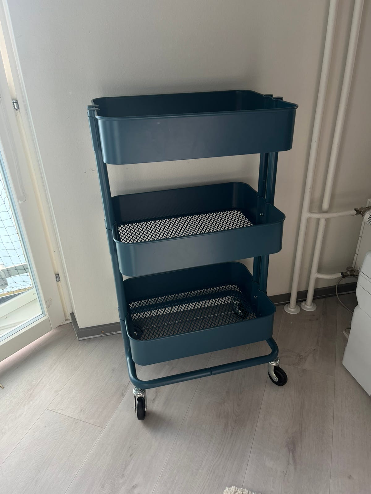 IKEA Råskog tarjoiluvaunu