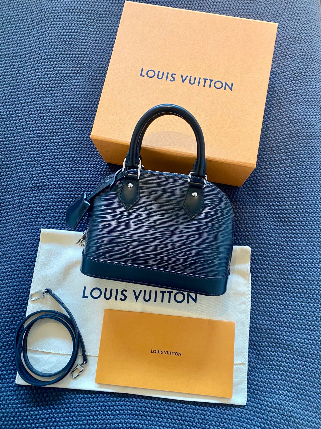 Louis Vuitton Alma BB Epi Noir