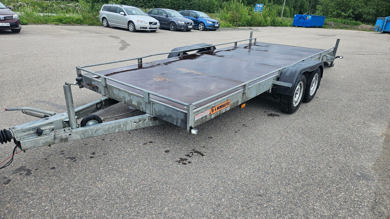 Niewiadow Atlas 3500 kg lavakärry rampeilla Alv sis. hintaan