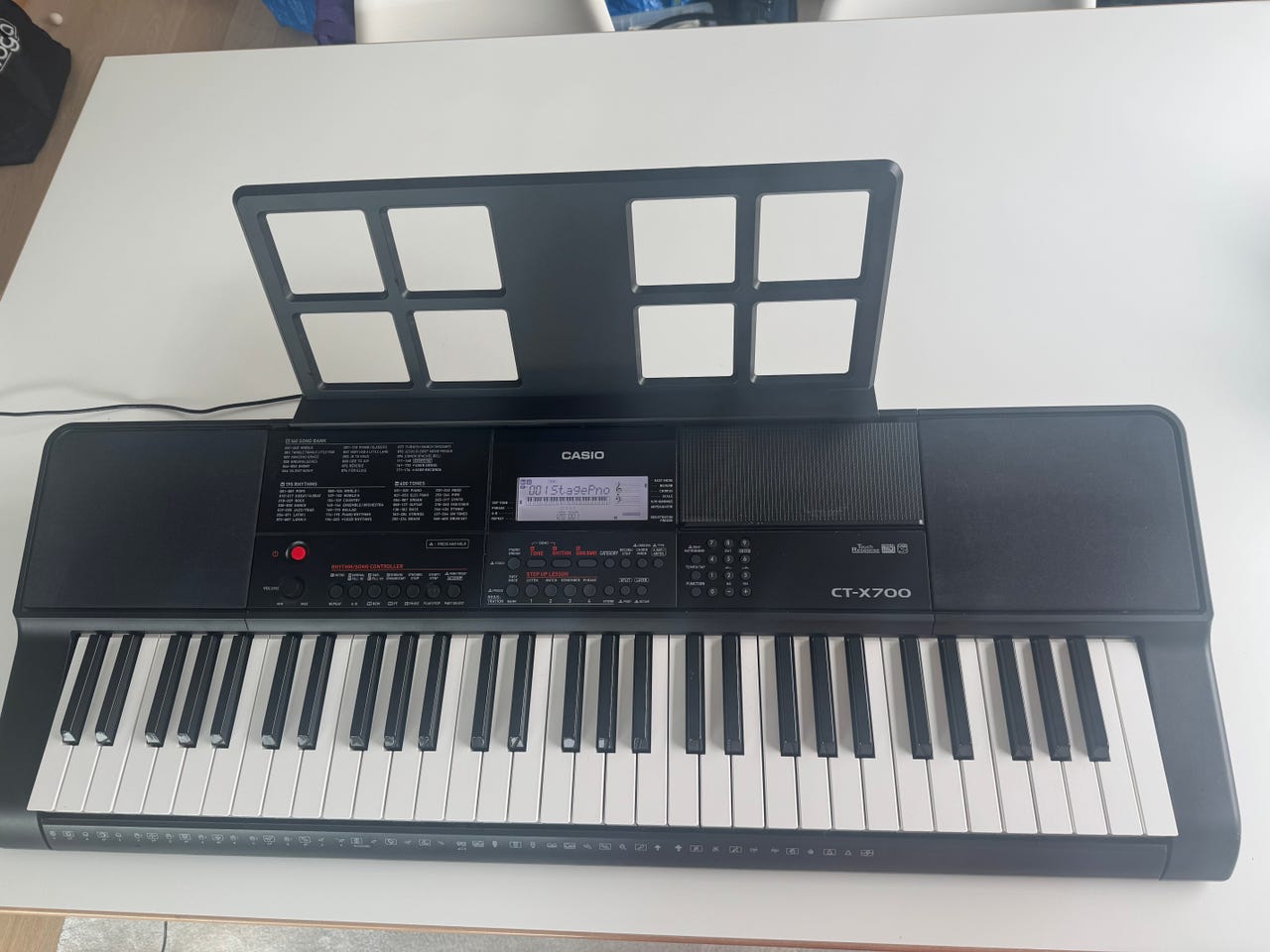 Casio CT-X700 kosketinsoitin musta