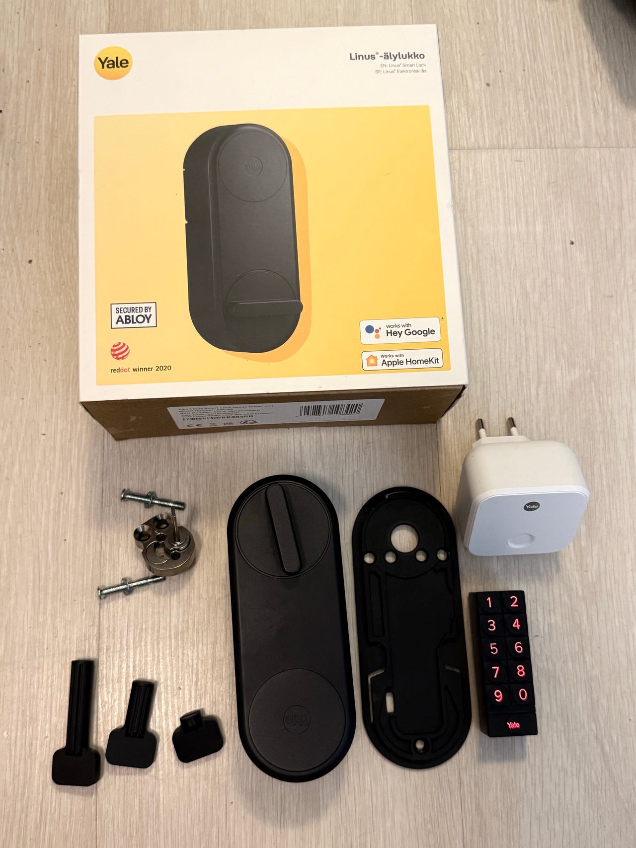 Yale Linus smart lock + keypad + bridge
