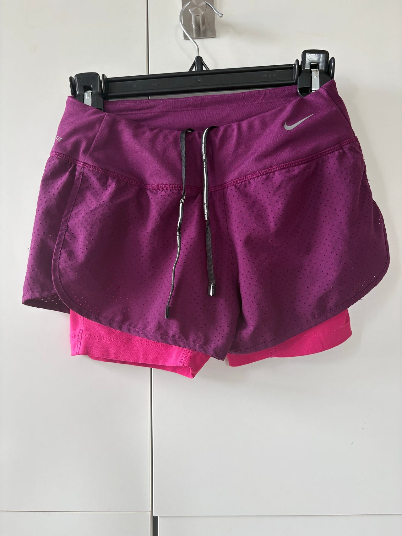 Nike Dri-FIT juoksushortsit XS violetti