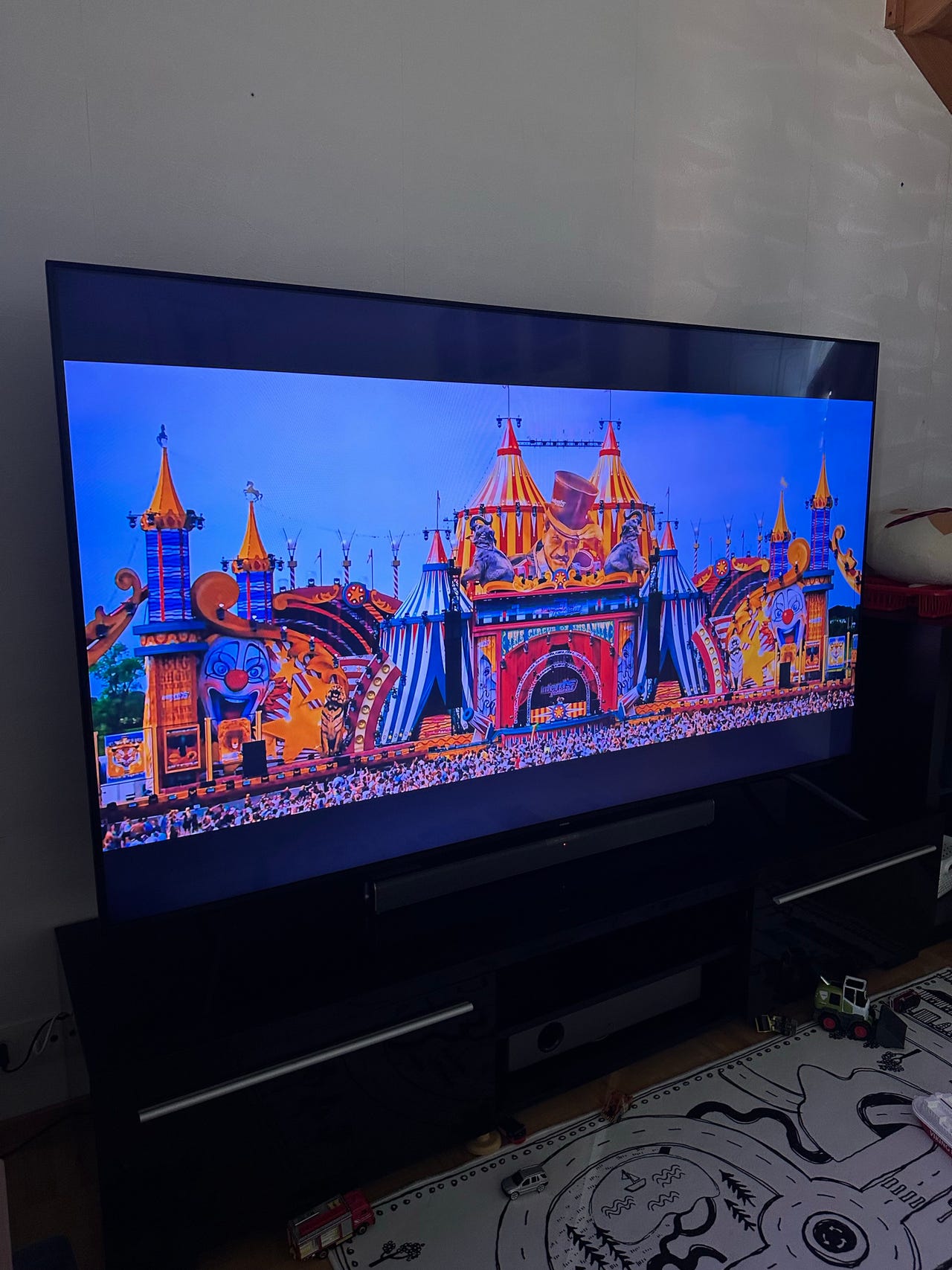 Samsung 75” 4K Smart TV