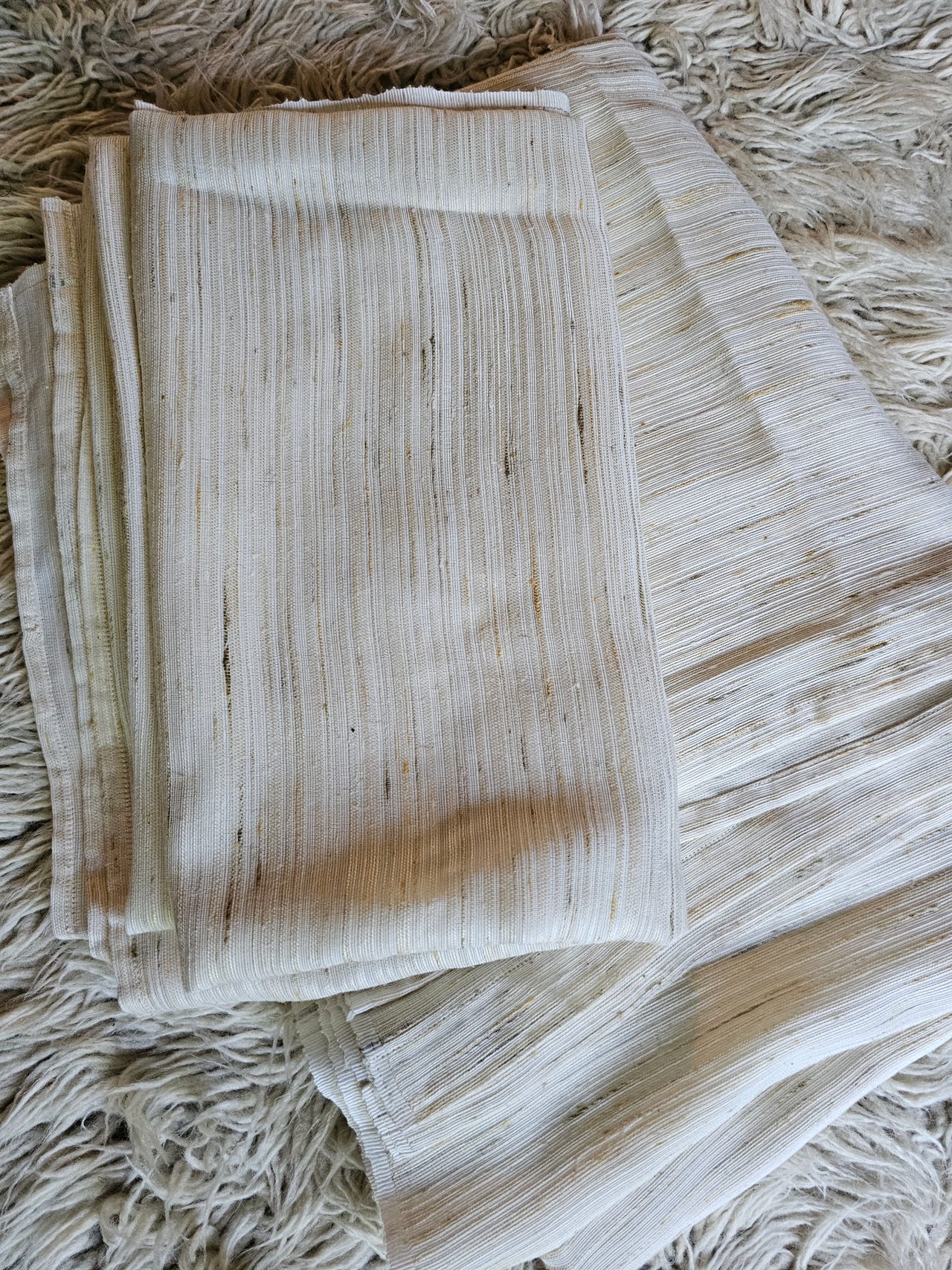 Vaaleat verhot 132x166