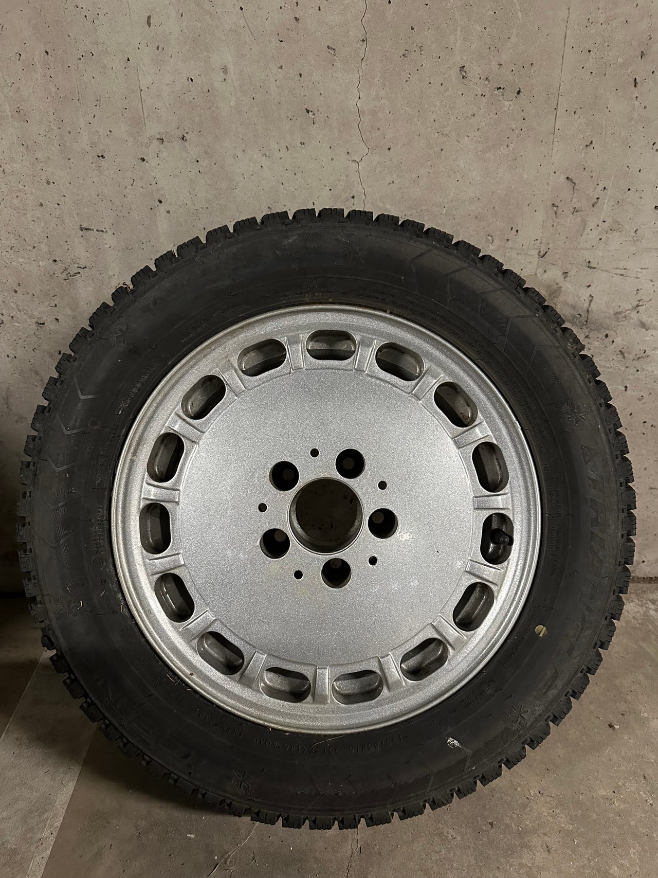 Mercedes kaivonkansi vanteet 7x15 et 25