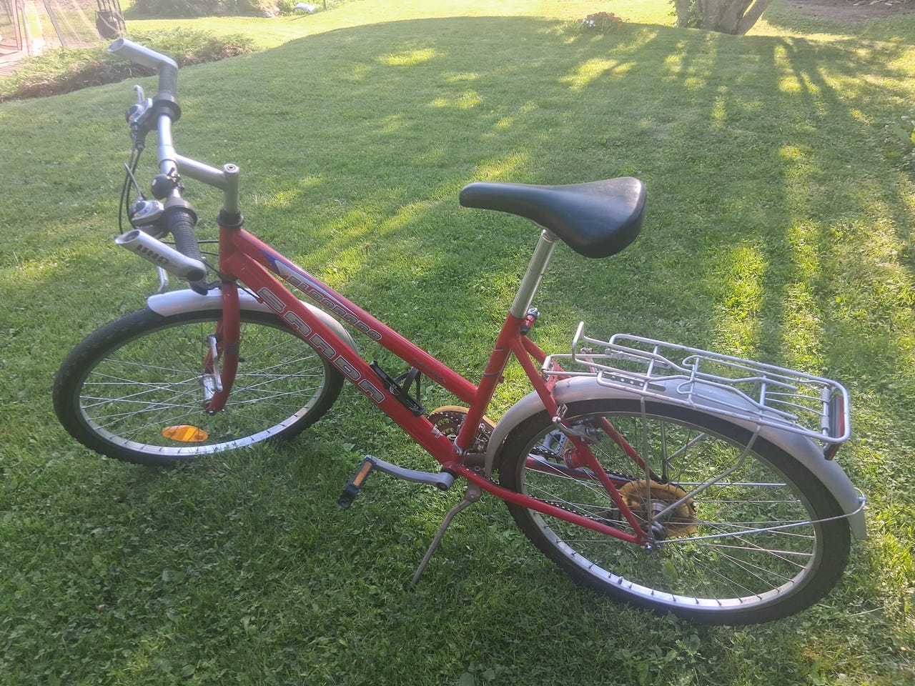 Naisten polkupyörä.