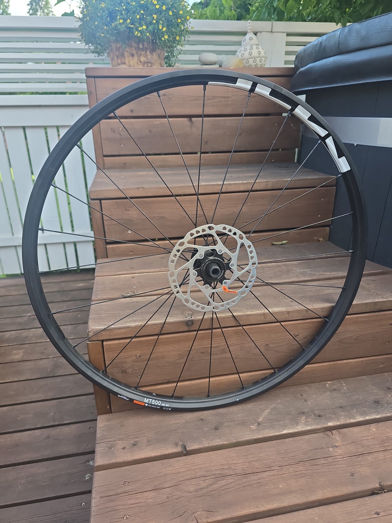Shimano MT500 29 takakiekko levyjarrulla
