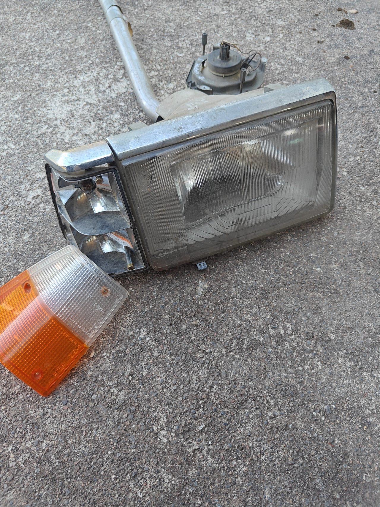 Volvo 240 apparin etuvalo
