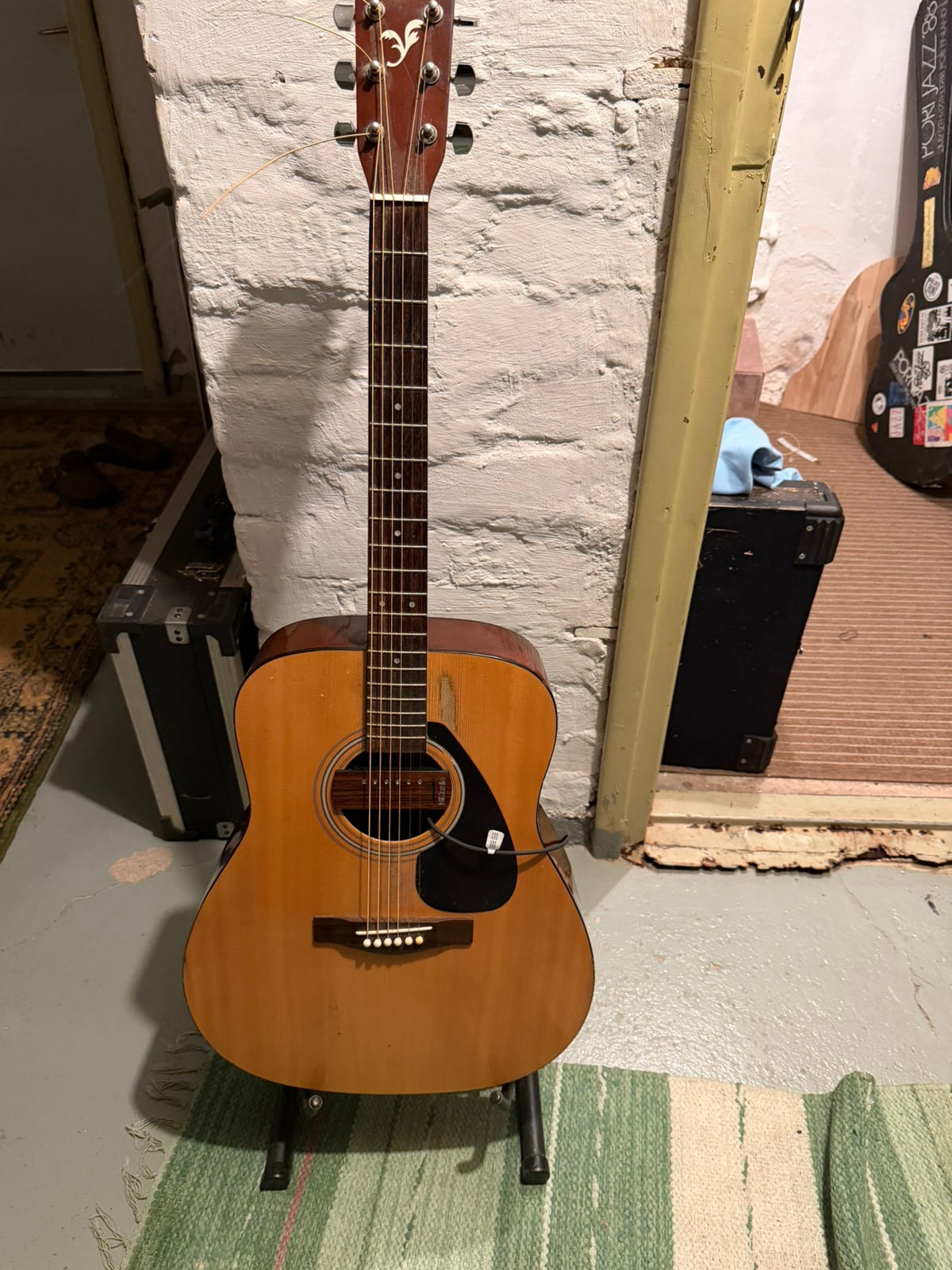 Yamaha akustinen .