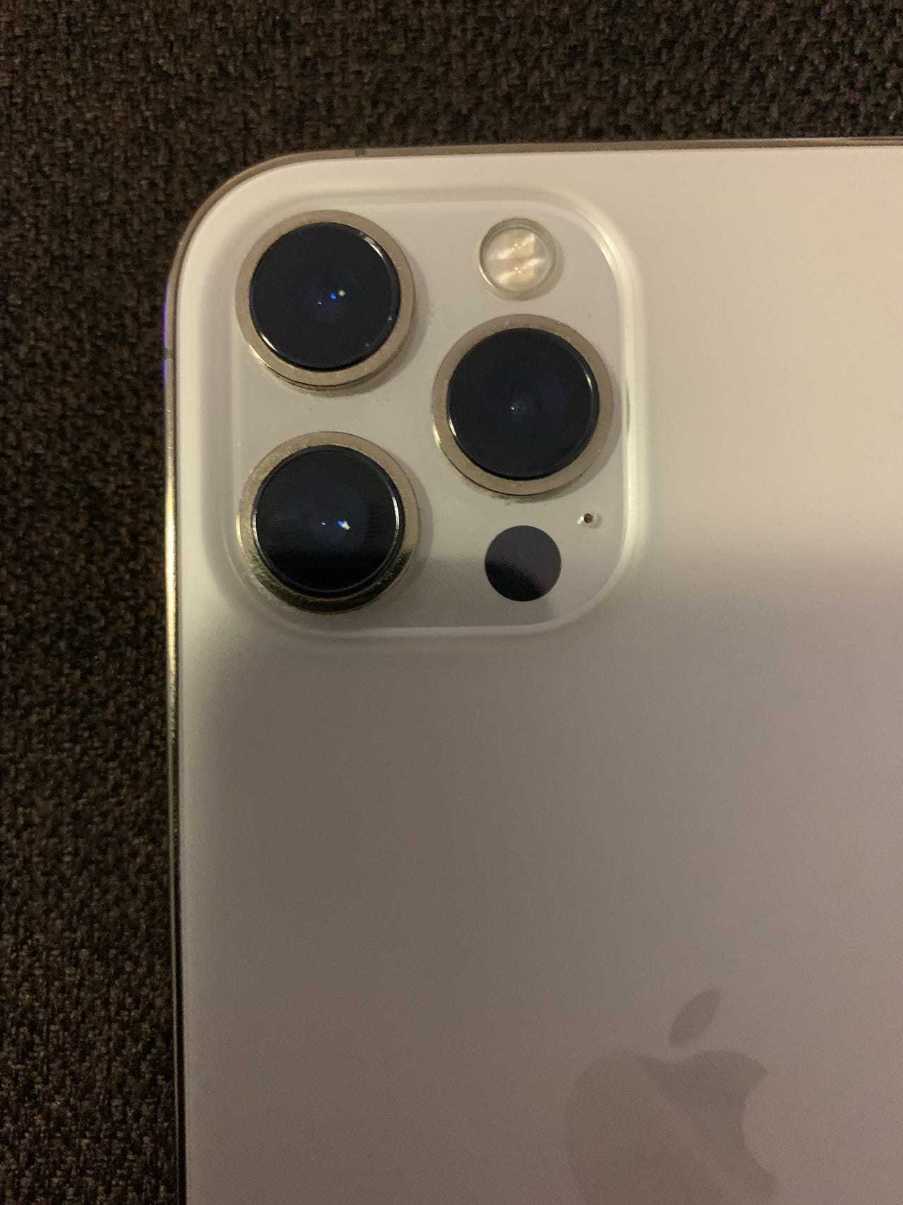 Apple iPhone 12 Pro Max 128 GB valkoinen