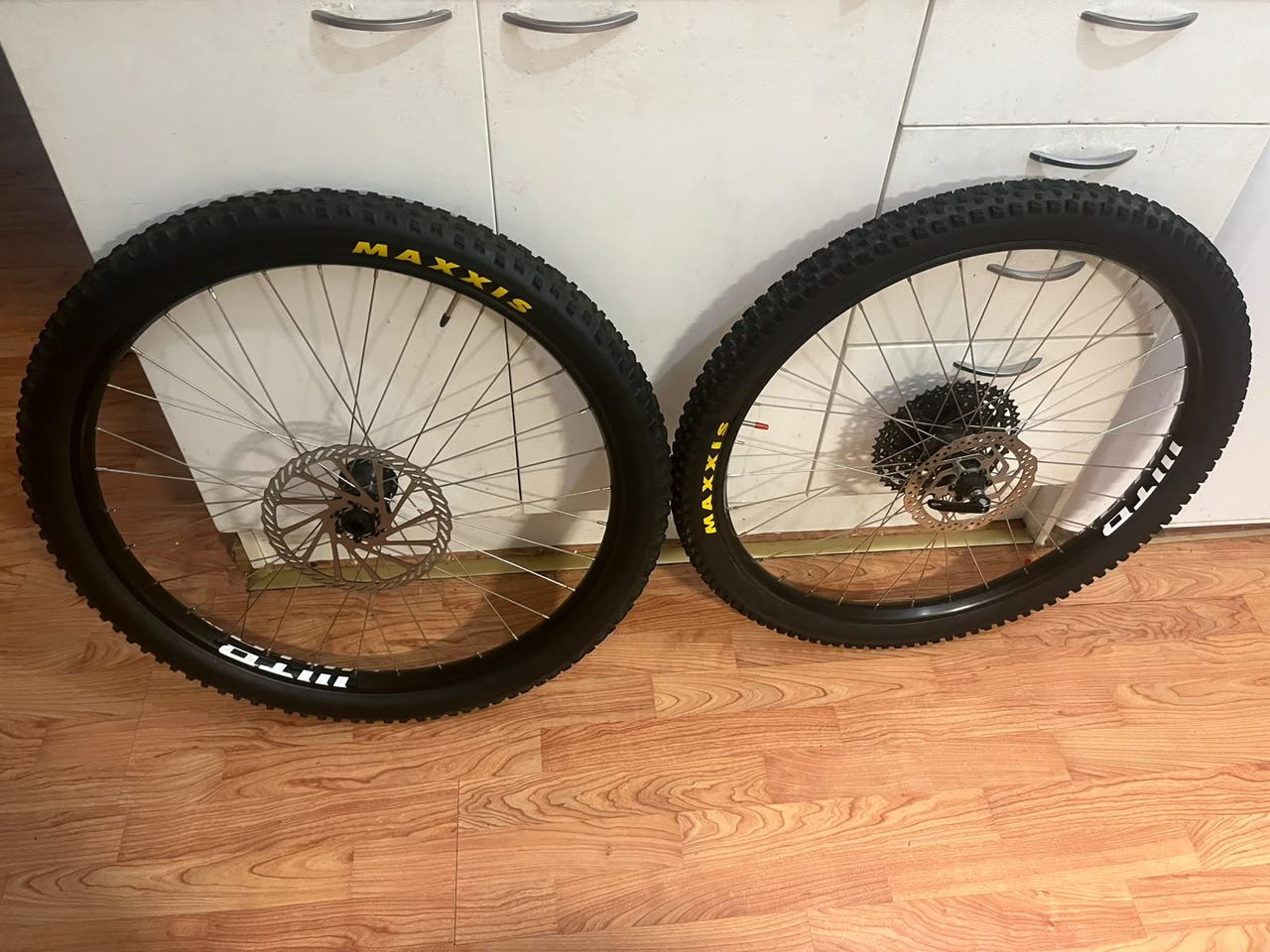 WTB i30 TCS 27,5 kiekkosetti + Maxxis Ardent + 10-v kasetti + 20