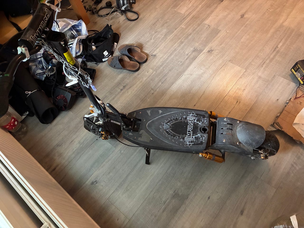 Impulse 1000w 48v22000ah E-scoot halvalla