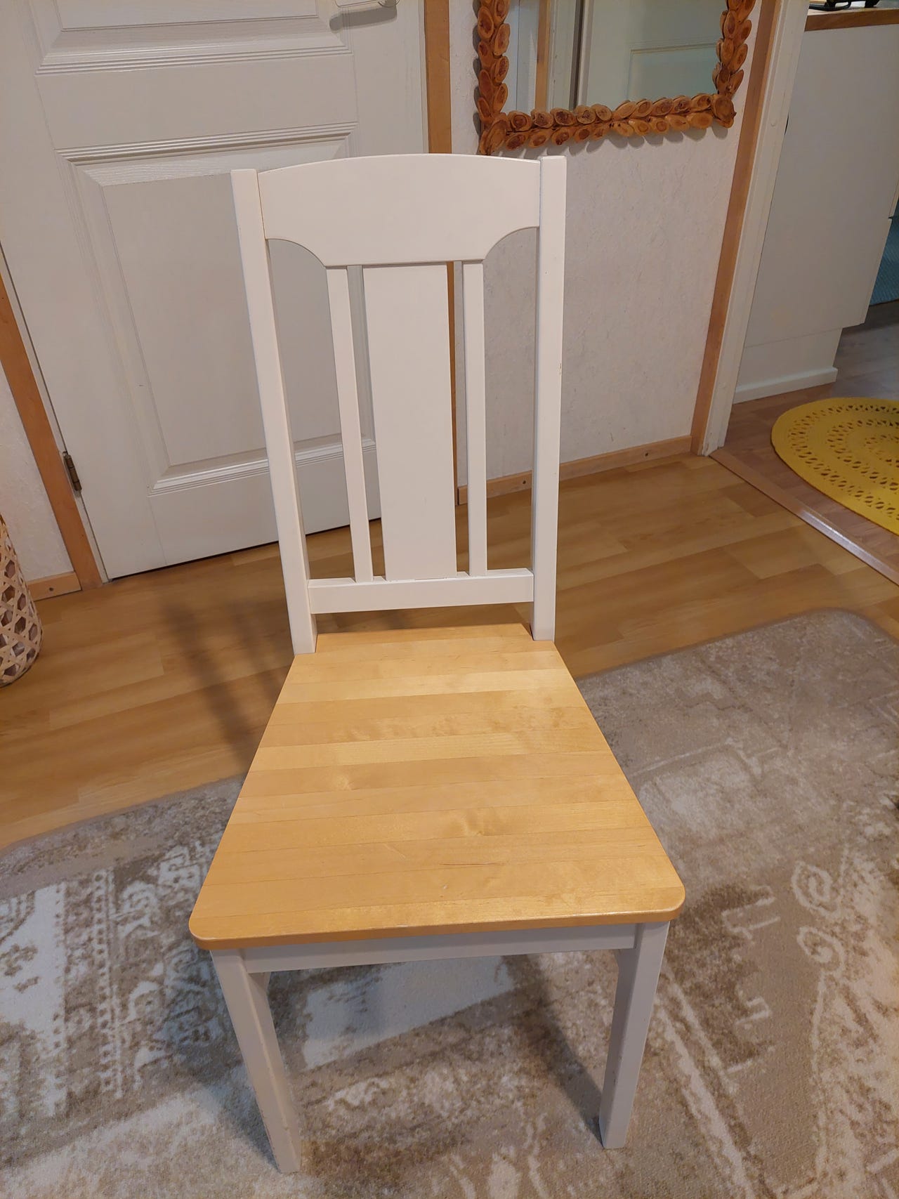 Ruokapöydän tuolit