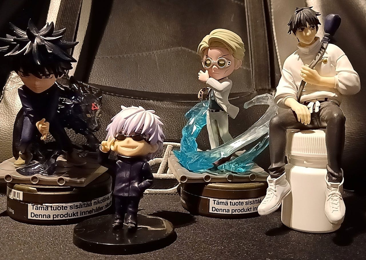 Jujutsu Kaisen Figuureja, pehmo sekä tarroja