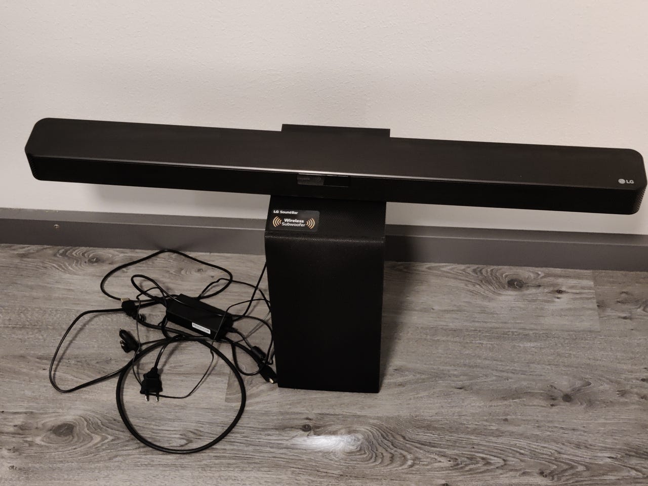 LG SN4 soundbar 2.1