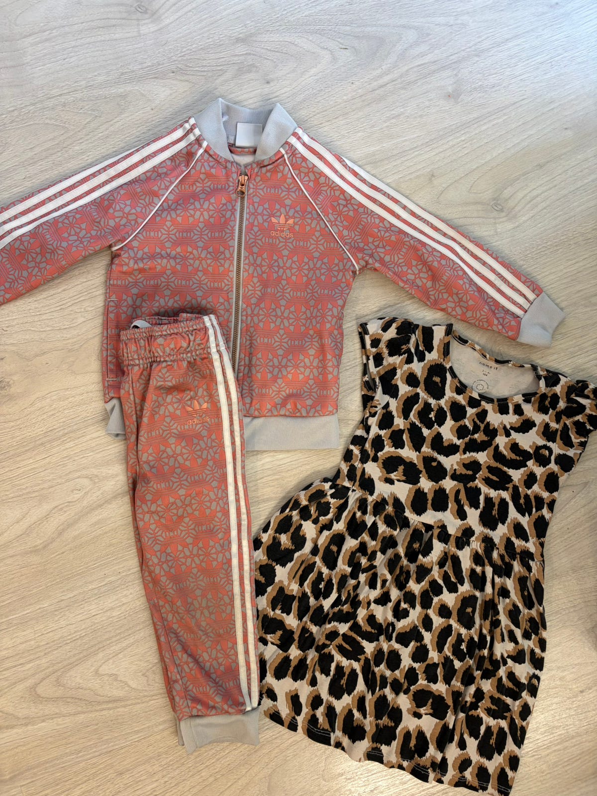 Adidas verkkapuku 98 & Name it mekko