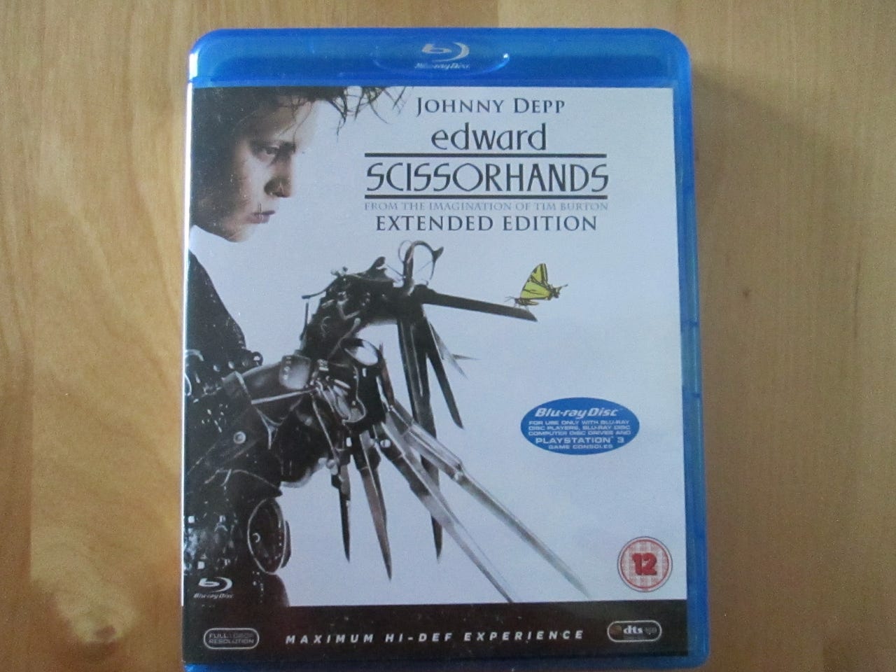 Edward scissorhands = Saksikäsi Edward