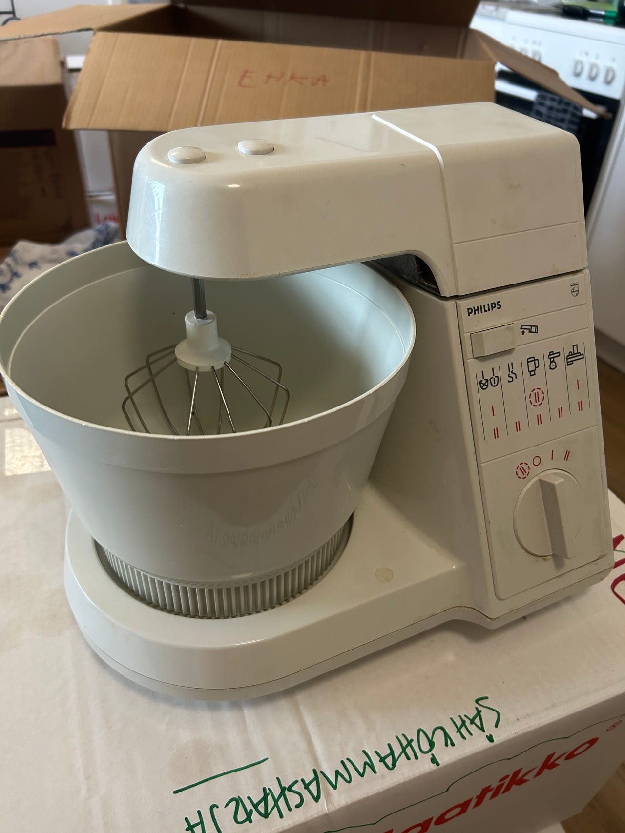 Philips monitoimikone yleiskone ”kaikilla herkuilla”